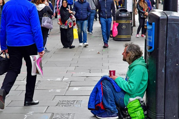 Londen, Engeland - 8 mei 2019: bedelaar — Stockfoto