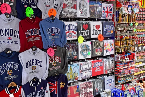 London, england - mai 8 2019: store in oxford street — Stockfoto