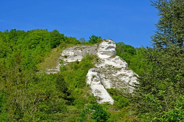 Haute Isle; Francie - květen 15 2019: malebná krajina v létě — Stock fotografie