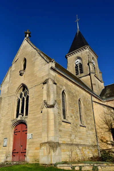 Fremainville; Frankrijk - 30 maart 2019: Sint-Clairkerk — Stockfoto