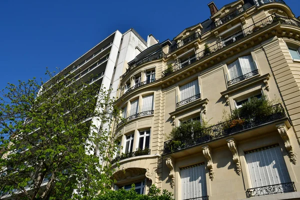 Paris; Frankreich - 31. März 2019: avenue georges mandel — Stockfoto