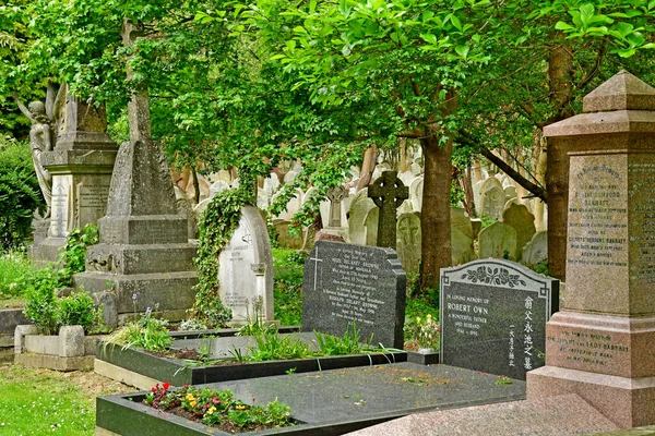 Londres, Inglaterra - 6 de maio de 2019: Cemitério Highgate — Fotografia de Stock