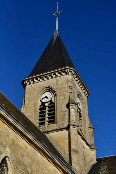 Fremainville; Francia - 30 de marzo de 2019: Iglesia de Saint Clair —  Fotos de Stock