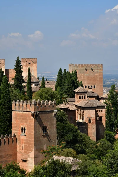 Granada; İspanya - 27 Ağustos 2019 : Alhambra sarayı — Stok fotoğraf