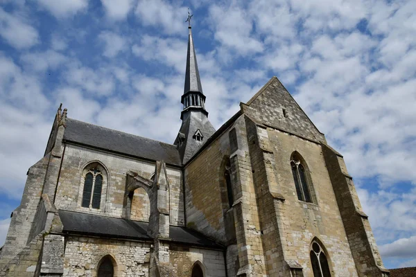 Les Andelys, Frankrijk - 8 augustus 2019: Kerk van Saint Sauveur — Stockfoto