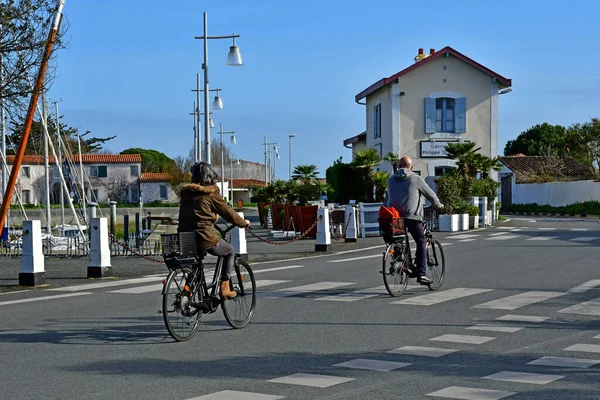 Ars Ile Frankreich März 2020 Radfahrer Malerischen Dorf — Stockfoto