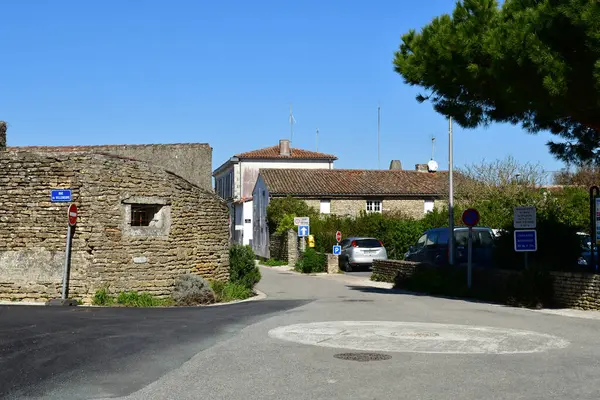 Les Portes Ile Francia Marzo 2020 Pintoresco Centro Del Pueblo — Foto de Stock