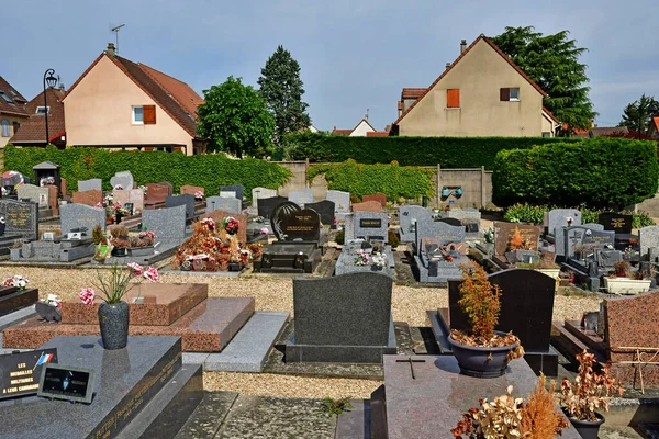 Vernouillet France May 2020 Cemetery Village Centre — 图库照片