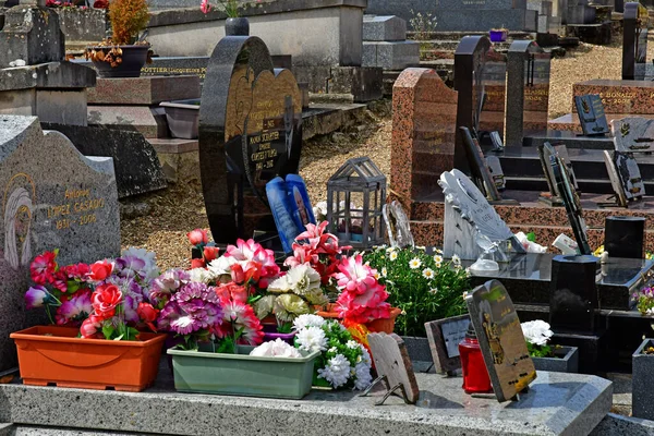 Vernouillet Frankreich Mai 2020 Der Friedhof Dorfzentrum — Stockfoto