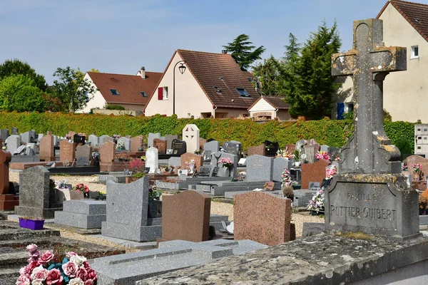 Vernouillet Fransa Mayıs 2020 Köy Merkezindeki Mezarlık — Stok fotoğraf