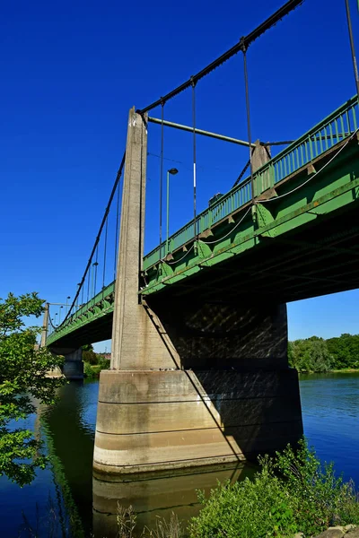 トリエル シュル セーヌ2020年6月1日 セーヌ川にかかる橋 — ストック写真
