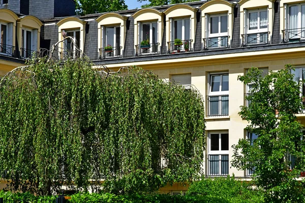 Poissy França Maio 2020 Bloco Apartamentos Perto Igreja Colegial — Fotografia de Stock