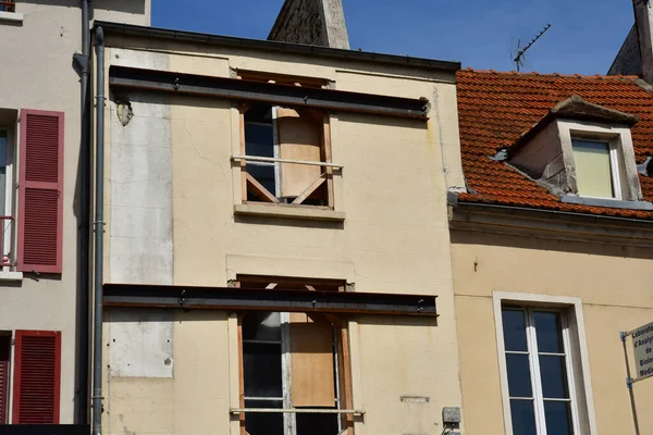 Poissy França Maio 2020 Uma Antiga Casa Fica Fissurada — Fotografia de Stock