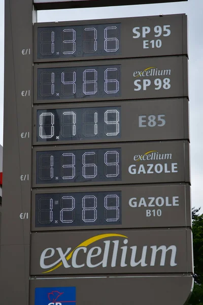 Verneuil Sur Seine Francia Giugno 2020 Una Stazione Servizio — Foto Stock