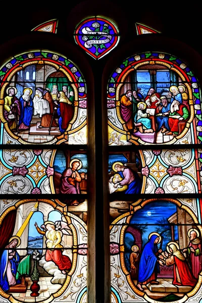 モンルイ シュル ロワール フランス 2020年7月15日 サンローラン教会窓 — ストック写真