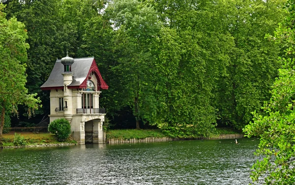 Olivet Francia Julio 2020 Casa Botes Los Bancos Loiret —  Fotos de Stock