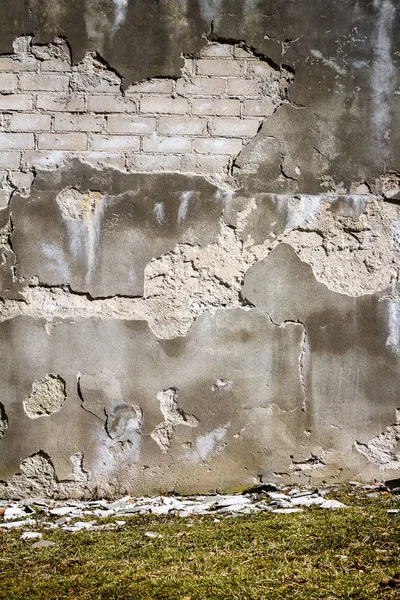 Eski Kırık Sıva Tuğla Duvar Gri Terk Edilmiş Dış Kentsel — Stok fotoğraf