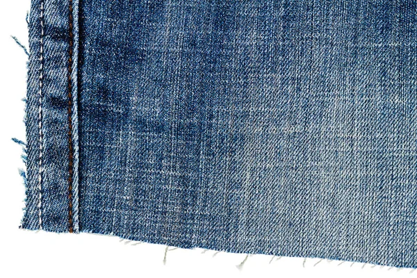Kawałek Tkaniny Ciemne Niebieskie Dżinsy Białym Tle Nierówne Krawędzie — Zdjęcie stockowe