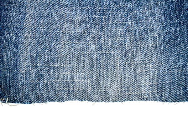 Pedaço Tecido Jeans Azul Escuro Isolado Fundo Branco Bordas Irregulares — Fotografia de Stock