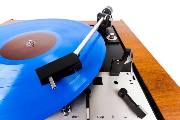 Giradiscos vintage con un vinilo azul aislado en blanco —  Fotos de Stock