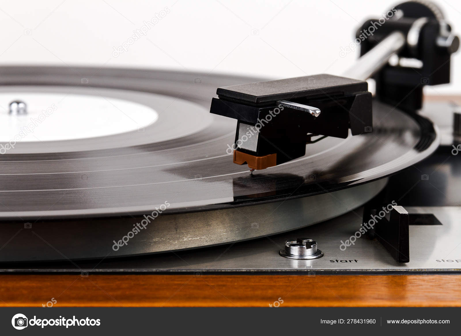 Close Up Of Turntable Needle On A Vinyl Stock Photo By C Taigi