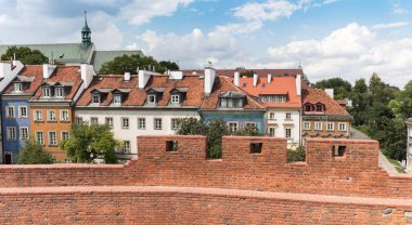 Varşova Old Town ve duvarlar panorama