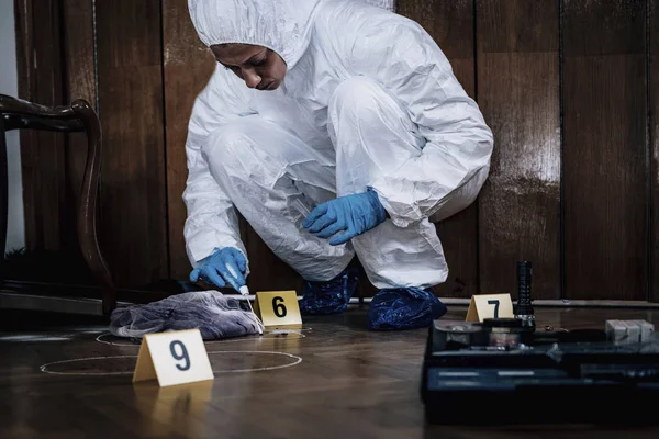 Forensics Expert Collecting Blood Sample Crime Scene — Stock Photo, Image