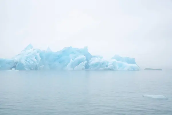 氷解する氷河 ジョクルサロン アイスランド — ストック写真