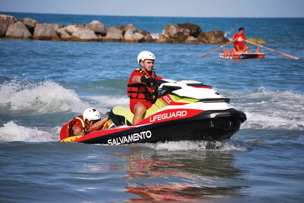 Pescara Italy August 2019 Lifeguard Event Daddy You Youngest Lifeguard — Stock Photo, Image