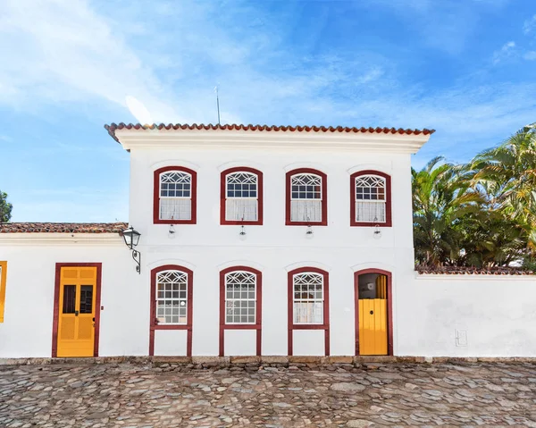 Οδός Και Παλιά Πορτογαλική Αποικιακή Σπίτια Στο Ιστορικό Κέντρο Της — Φωτογραφία Αρχείου