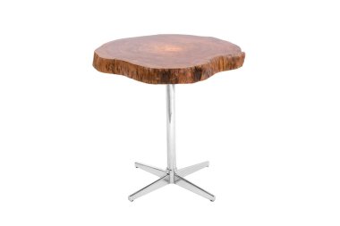 Masa beyaz arkaplanda izole edildi.