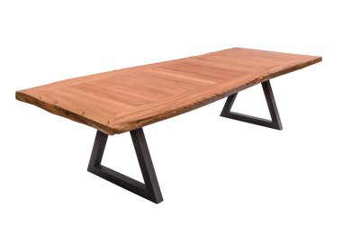 Masa beyaz arkaplanda izole edildi.