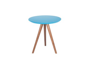 Masa beyaz arkaplanda izole edildi.