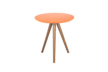 Masa beyaz arkaplanda izole edildi.