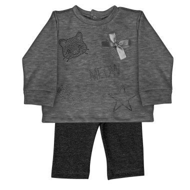 Yeni doğan bebek kız elbise - studio yukarıda izole beyaz vurdu