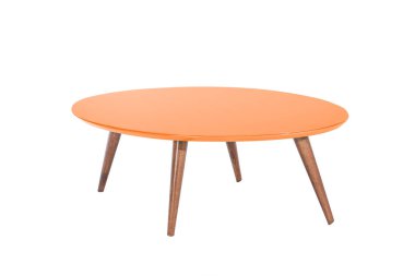 Masa beyaz arkaplanda izole edildi.