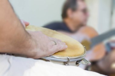 Samba, Carioca kültürünün bir parçasıdır ve Rio de Janeiro 'daki en geleneksel samba çemberlerinden biridir.