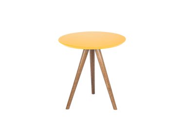 Masa beyaz arkaplanda izole edildi.