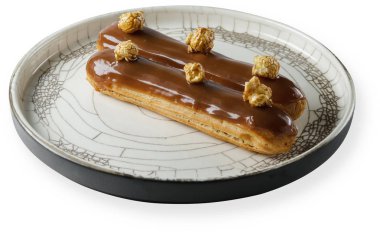 pasta beyaz arka plan üzerinde izole bir plaka üzerinde