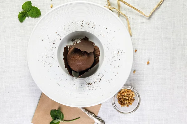 Choklad Dessert Vit Platta Topp Vyn Mock Upp — Stockfoto
