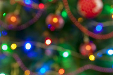 Oyuncaklar Noel ağacı Yılbaşı arka plan. Topları, fenerler, Noel ağacı.