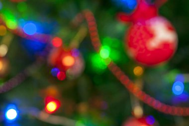 Oyuncaklar Noel ağacı Yılbaşı arka plan. Topları, fenerler, Noel ağacı.