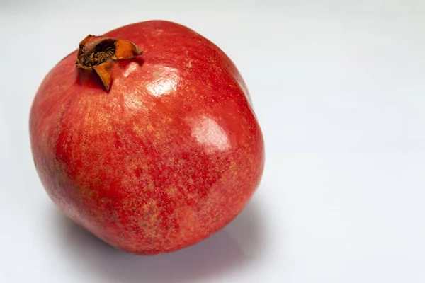 Ripe Big Pomegranate White Background Isolate — Stock Photo, Image