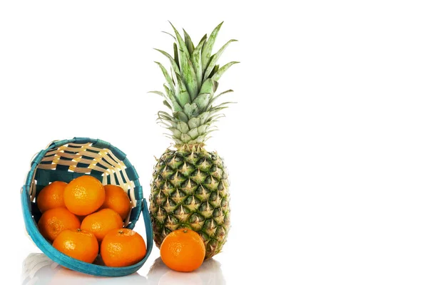 Pineapple Basket Small Tangerines White Background Isolate — Stock Photo, Image