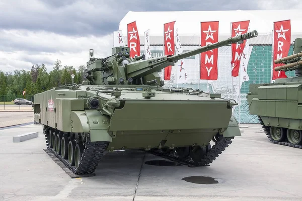 Moscow Russia 30.06.2019 Close-up modern infantry fighting vehicle. — Stock Photo, Image