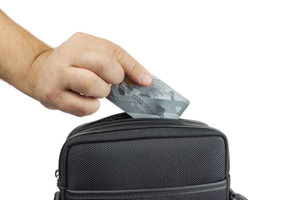 El, çanta kredi kartından çekilir..