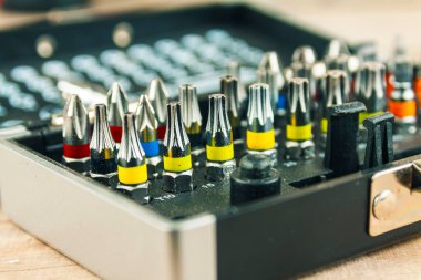 Tornavida için birkaç parça, yakın plan.