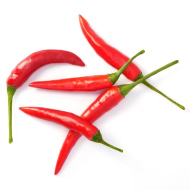 Kırmızı biber beyaz arkaplanda izole edildi