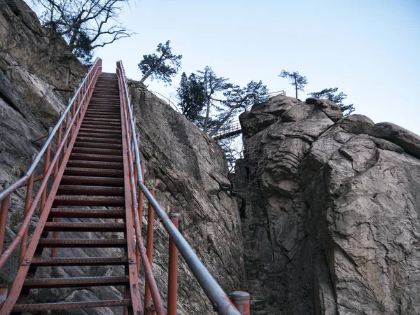 Lange Treppe Hinauf Zum Berggipfel Des Seoraksan Nationalparks Südkorea — Stockfoto