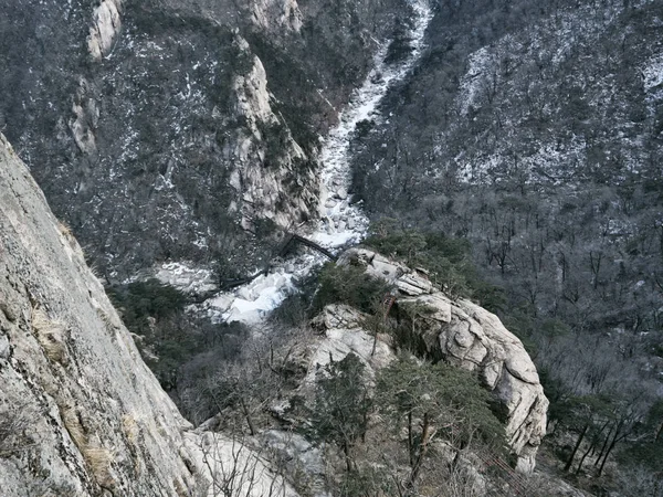 Ottima Vista Sul Letto Del Fiume Montagna Dall Alta Vetta — Foto Stock